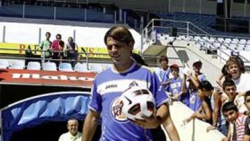 <b>PRESENTACIÓN. </b>Míchel ya tiene al central que esperaba.