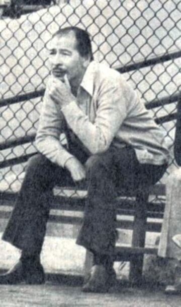 Luis Alamos es el técnico que más dirigió en un Superclásico con 31 partidos. Tuvo 24 por la U y 7 por Colo Colo.