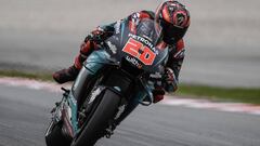 Petronas Yamaha SRTx92s French rider Fabio Quartararo steers his bike during the second MotoGP free practice at the Sepang International Circuit on November 1, 2019, ahead of the Malaysian motorcycle Grand Prix. (Photo by Mohd RASFAN / AFP)