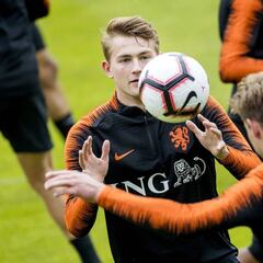 "Me quieren varios clubes, pero puede que me quede en el Ajax"