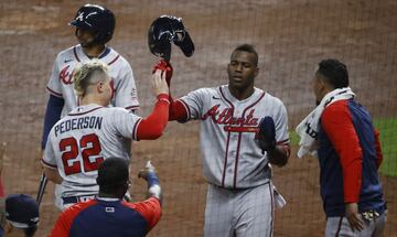 Freddie Freeman, la cara de los Braves en la última década, se hizo presente en la pizarra al remolcar a Soler y culminar el rally en el quinto episodio.