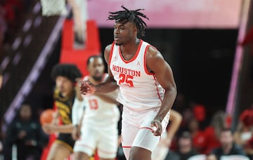 Mar 2, 2023; Houston, Texas, USA; Houston Cougars forward Jarace Walker (25) reacts after scoring a basket during the first half against the Wichita State Shockers at Fertitta Center. Mandatory Credit: Troy Taormina-USA TODAY Sports