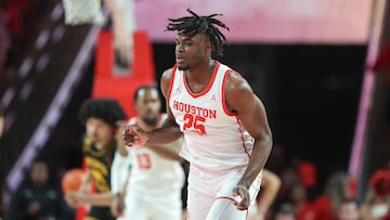 Mar 2, 2023; Houston, Texas, USA; Houston Cougars forward Jarace Walker (25) reacts after scoring a basket during the first half against the Wichita State Shockers at Fertitta Center. Mandatory Credit: Troy Taormina-USA TODAY Sports