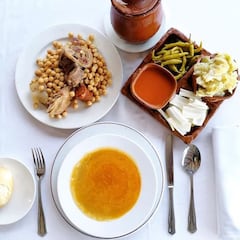 El cocido estrella que triunfa a las afueras de Madrid: 22 euros y postres espectaculares