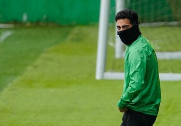 Alineación posible del Racing contra el Levante en El Sardinero