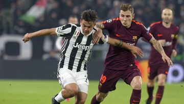 Dybala intenta zafarse de Digne en el Juventus-Barcelona de la fase de grupos de la Champions.