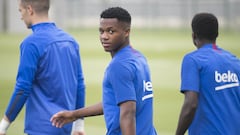 Ansu Fati, en el entrenamiento del Barcelona. Podr&iacute;a ser titular