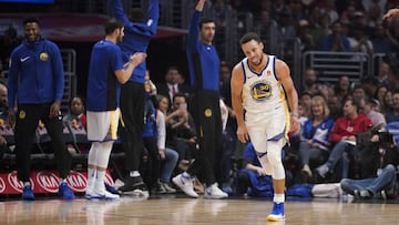 Stephen Curry celebra una canasta ante Los Angeles Clippers.