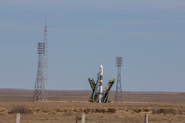 Es la más antigua y mayor base espacial del mundo. Está situada a 2500 kilómetros de Moscú y en las cercanías de la ciudad de Baikonur, donde se aloja gran parte del personal de las instalaciones.