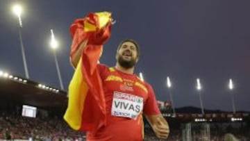El lanzador espa&ntilde;ol, Borja Vivas, celebrando la medalla de plata conseguida en los Europeos de Atletismo que se est&aacute;n celebrando en Z&uacute;rich (Suiza).