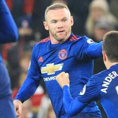 Rooney supera a Charlton y rescata al United en el 94'
