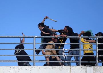 Batalla campal antes de la final de la Copa de Grecia