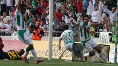 Carbura el Córdoba: Tena y Charles liquidan al Barça