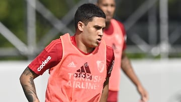 Gallardo, atento a Juanfer Quintero por cuadro gripal