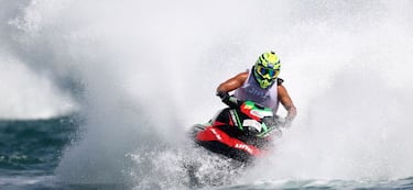 Velocidad y adrenalina en el Aquabike de Emiratos ?rabes