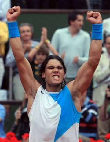 Rafa Nadal en Roland Garros de 2007, ganó a Roger Federer por 7-5, 6-4, 6-2.