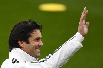 Santiago Hernán Solari realiza su primer entrenamiento al frente del conjunto blanco.