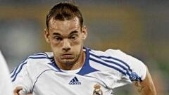 Sneijder recupera el mando por una contractura de Guti