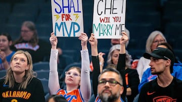 Aficionados de los Thunder en el partido contra los Blazers que está investigando la NBA.