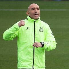 Abelardo se estrena ante un Barça contra el que ha perdido todos sus partidos