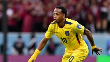 Romario Ibarra, de Ecuador, durante el partido en contra de Qatar en la inauguración de la Copa del Mundo.