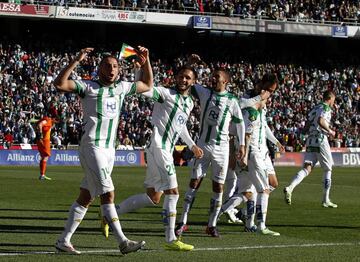 El Córdoba estuvo en Primera por última vez en la temporada 2014-15 (42 años después de la anterior). Tras cuatro temporadas en Segunda, el curso pasado descendió a Segunda B, donde lucha por volver a la categoría de plata. En su último año en Primera no le salió nada desde la primera jornada, en la que se enfrentó al Real Madrid en el Bernabéu y donde asistieron 10.000 cordobesistas. En total, los andaluces han estado en nueve ocasiones en LaLiga.