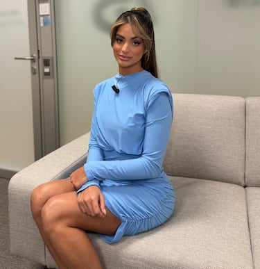 Sin duda, la más destacada de Villa Playa. Entre la “mamada acuática”, su carrera en dirección contraria y la leche al taburete en la hoguera final, no paró de dejar actuaciones célebres. Encima pidió a Simone para ponerle los cuernos a su novio delante de toda España. Magistral.