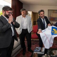 “Empático y terrenal”: el emotivo diálogo de Boric con ex ‘9′ de la UC