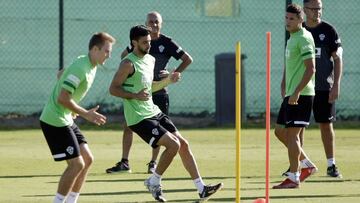 Pastore y Josema se suman a la baja de Francisco frente al Madrid