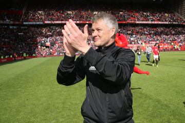 MANCHESTER, ENGLAND - MAY 26:   Ole Gunnar Solskjaer of Manchester United '99 Legends acknowledges the fans at the end of the 20 Years Treble Reunion match between Manchester United '99 Legends and FC Bayern Legends at Old Trafford on May 26, 2019 in Manc