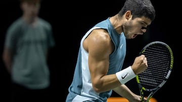 Carlos Alcaraz, contra Hubert Hurkacz en Róterdam.