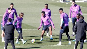 Los jugadores del Real Madrid, durante un entrenamiento en Valdebebas.