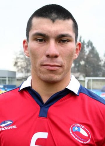 Gary Medel es, sin duda, uno de los fijos en la Selección nacional. Su debut lo hizo en un partido amistoso en el 2006.