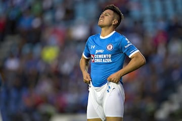 Sale del Cruz Azul y llega al Monterrey.