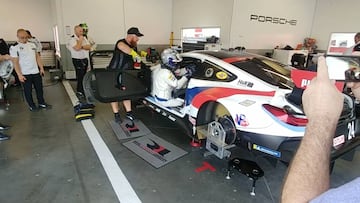 El v¨ªdeo de superaci¨®n que conmueve: Zanardi, sin piernas, subiendo y bajando del coche