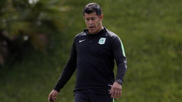 Jorge Almir&oacute;n, t&eacute;cnico de Atl&eacute;tico Nacional, se queja de supuesto favorecimiento de Millonarios en la cuarta fecha de la Liga &Aacute;guila II - 2018.