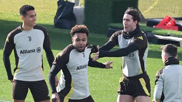 Alberto Costa, McKennie y Vlahovic.