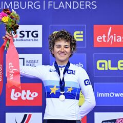 Paula Ostiz será Movistar Team