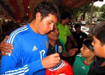 Equipo en ese entonces : Pachuca

Equipo actual: Retirado