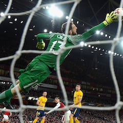 El mundo se rinde a Oblak, pero el Atlético no lo ha blindado