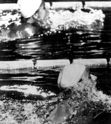 En los Juegos Olímpicos de Múnich 1972, obtuvo tres medallas de plata, en las pruebas de 200 m estilos y de relevos 4x100 libres y 4x100 estilos.