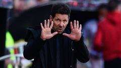 Simeone, dando indicaciones en el Rayo-Atl&eacute;tico.