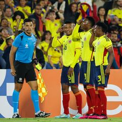 Colombia recupera a Luna para seguir con el sueño mundialista