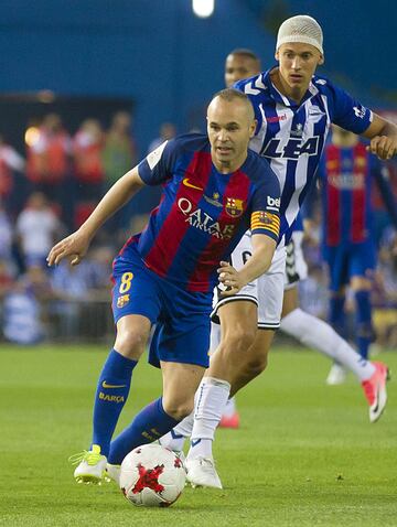 Iniesta y Marcos Llorente.