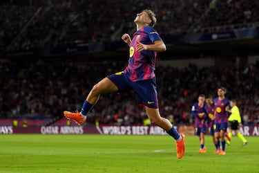 Elástica de Roony que se marcha del rival sobre la línea de fondo, tiene suerte en que su tiro se convierte en asistencia para un Fermín que llega desde segunda línea para marcar su tercer tanto.