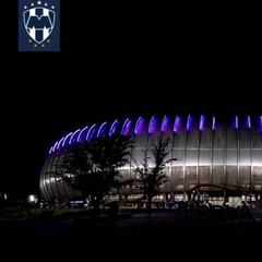 Estadio de Rayados se ilumina de morado en Día Internacional de la Mujer