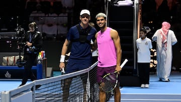 Tennis - Six Kings Slam - ANB Arena, Riyadh, Saudi Arabia - October 18, 2025 Italy's Jannik Sinner and Spain's Carlos Alcaraz pose ahead of the final match REUTERS/Stringer