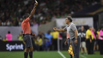 Martino tiene doble amarilla y no estará en el siguiente partido