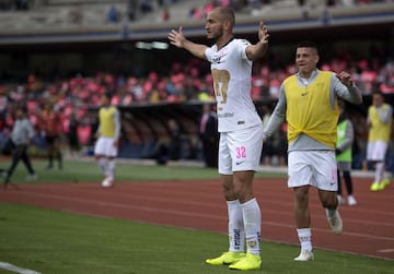 Tigres y Pumas entregaron un duelo lleno de emociones que mantuvo al filo de sus asientos a todos los presentes en el Olímpico de CU. El encuentro finalizó 3-3, pero dejó buenas sensaciones de cara a lo que podría ser un choque atractivo en la fiesta grande del fútbol mexicano. 