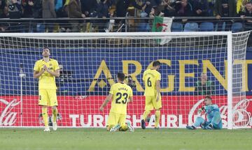 Luis Su¨¢rez empat¨® el partido y puso el definitivo 4-4 en el marcador.